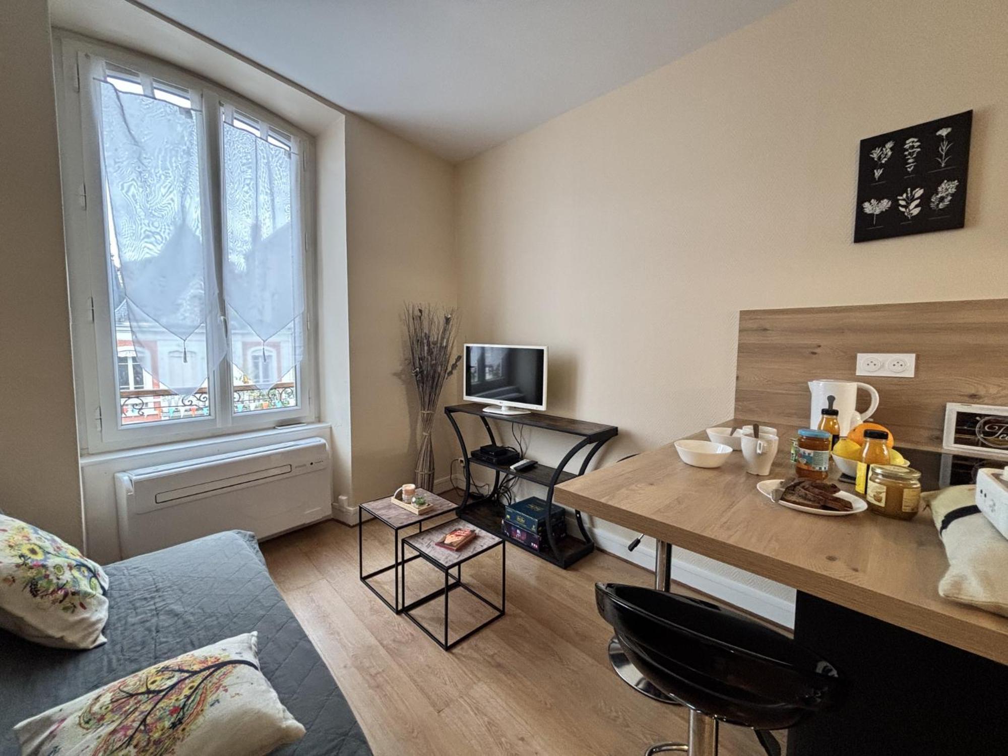 Le Puy De Dome - 1 Chambre - Clim Chatel-Guyon Exterior photo